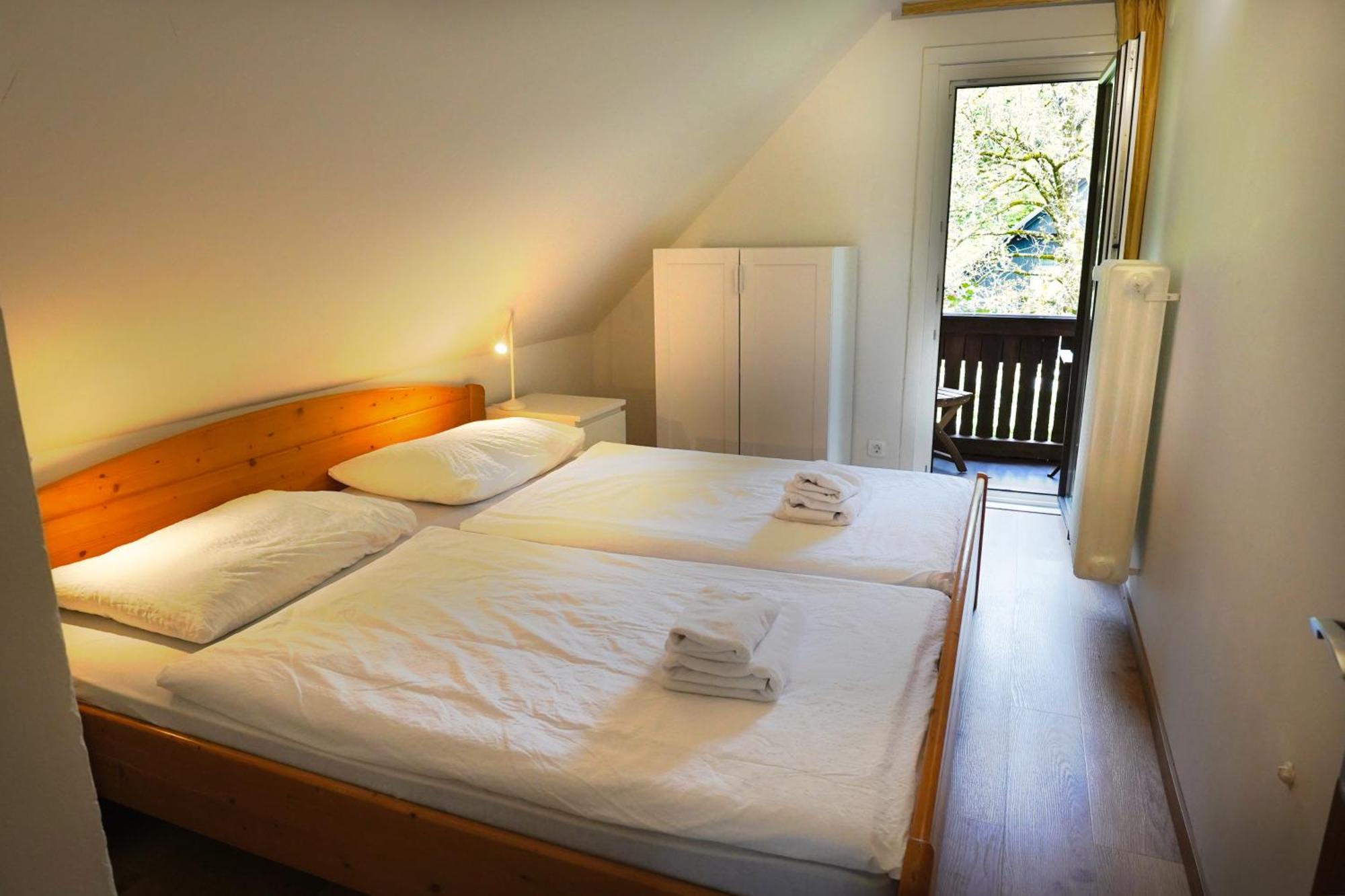 Sobe In Apartmaji Pri Ukcu ボーヒニ エクステリア 写真